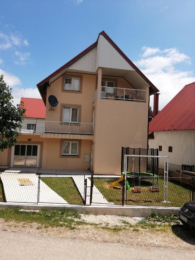 Snam Rooms&Apartment Žabljak Exteriör bild