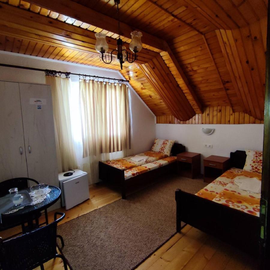 Snam Rooms&Apartment Žabljak Exteriör bild