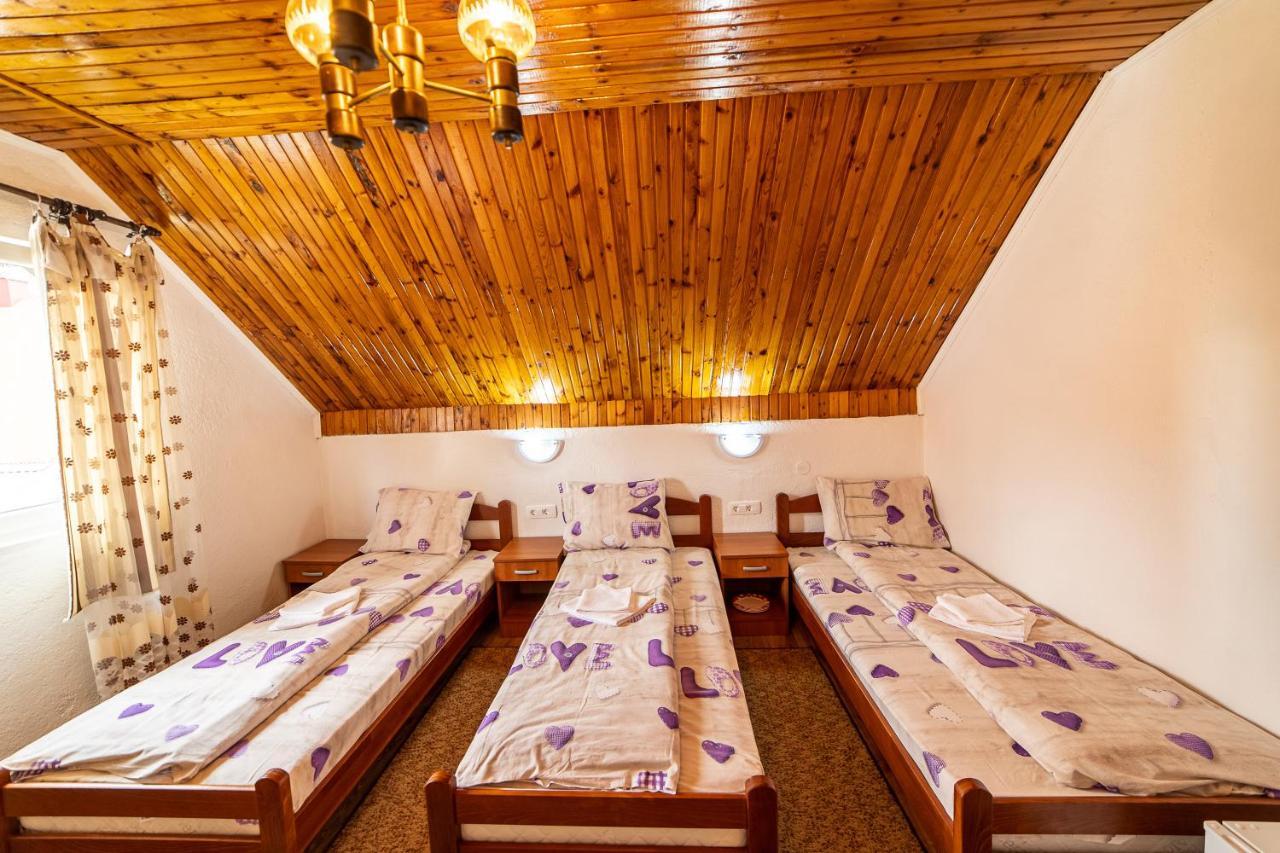 Snam Rooms&Apartment Žabljak Exteriör bild