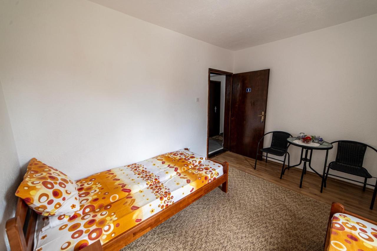 Snam Rooms&Apartment Žabljak Exteriör bild