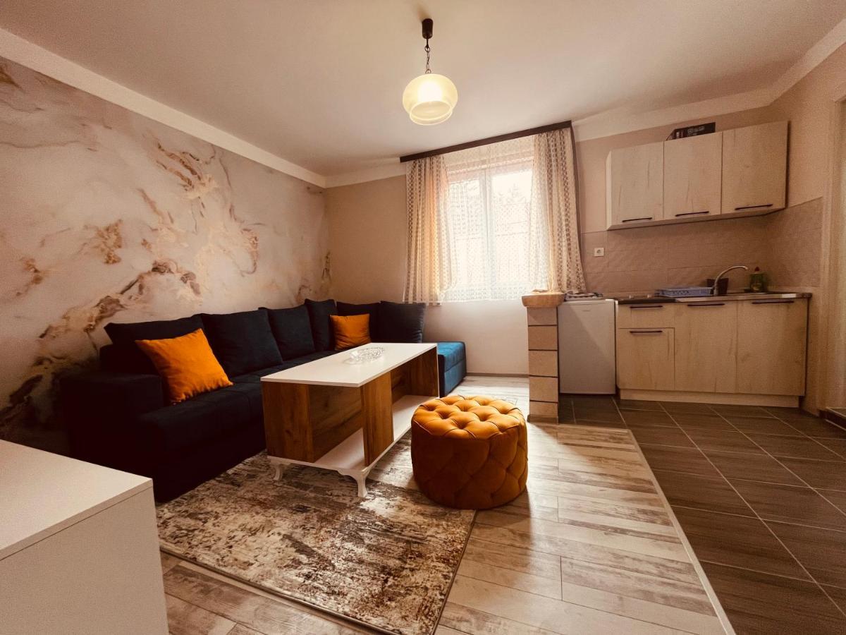 Snam Rooms&Apartment Žabljak Exteriör bild