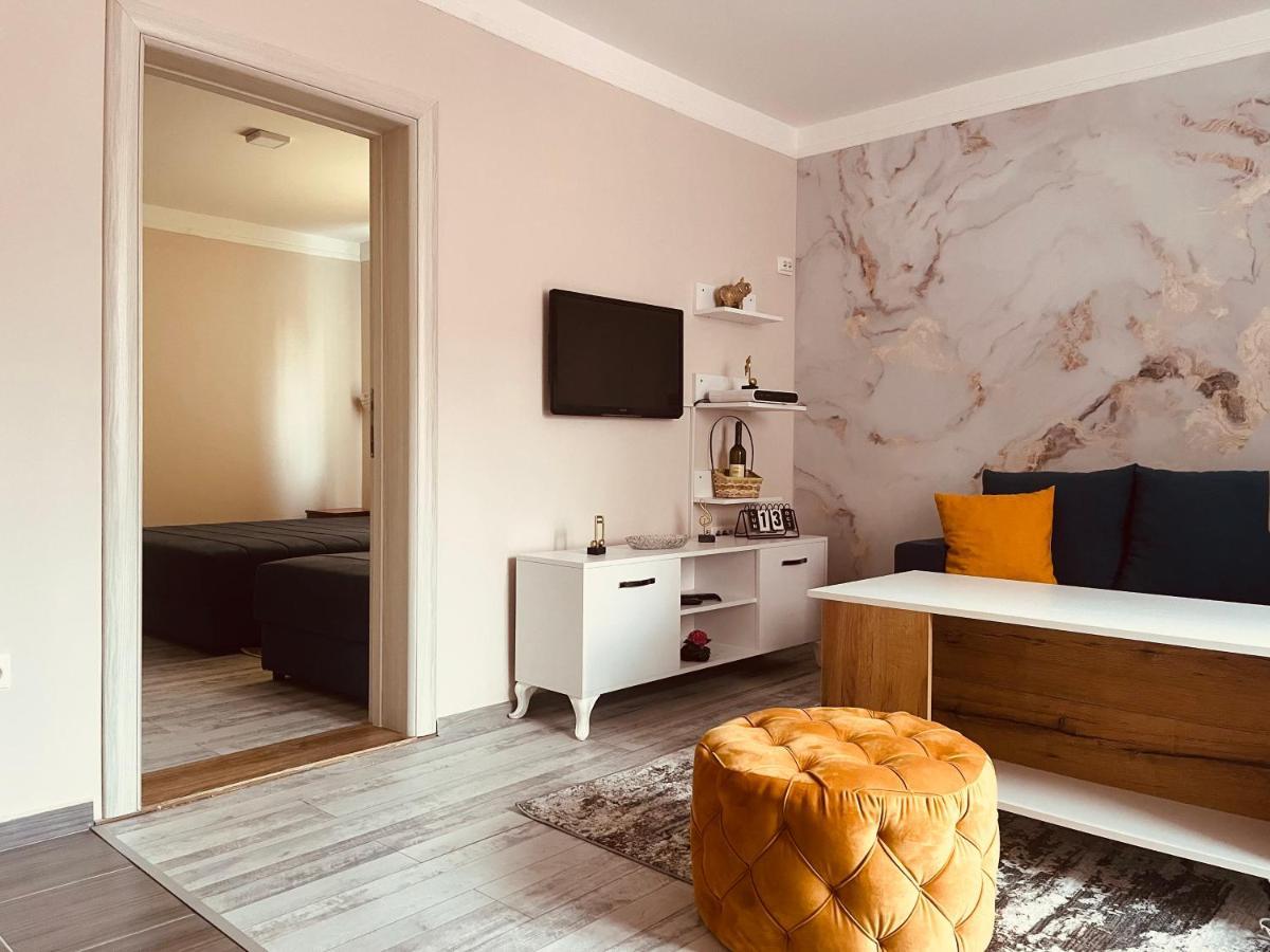 Snam Rooms&Apartment Žabljak Exteriör bild
